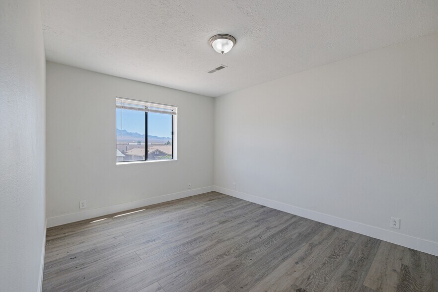 More Photos Of 126 E 1st North St, Mesquite Multifamily For Sale