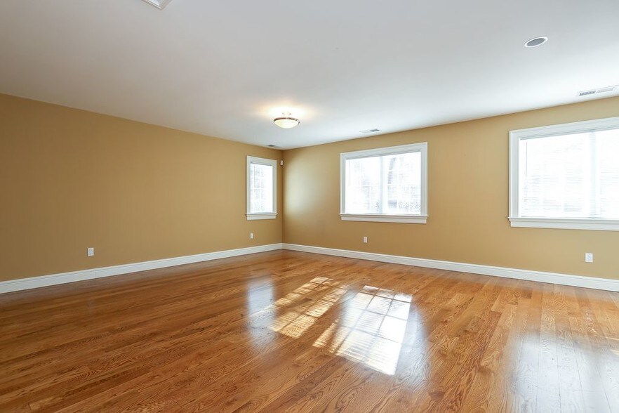 More Photos Of 2-4 Hardscrabble Rd, North Salem Office Residential For Sale