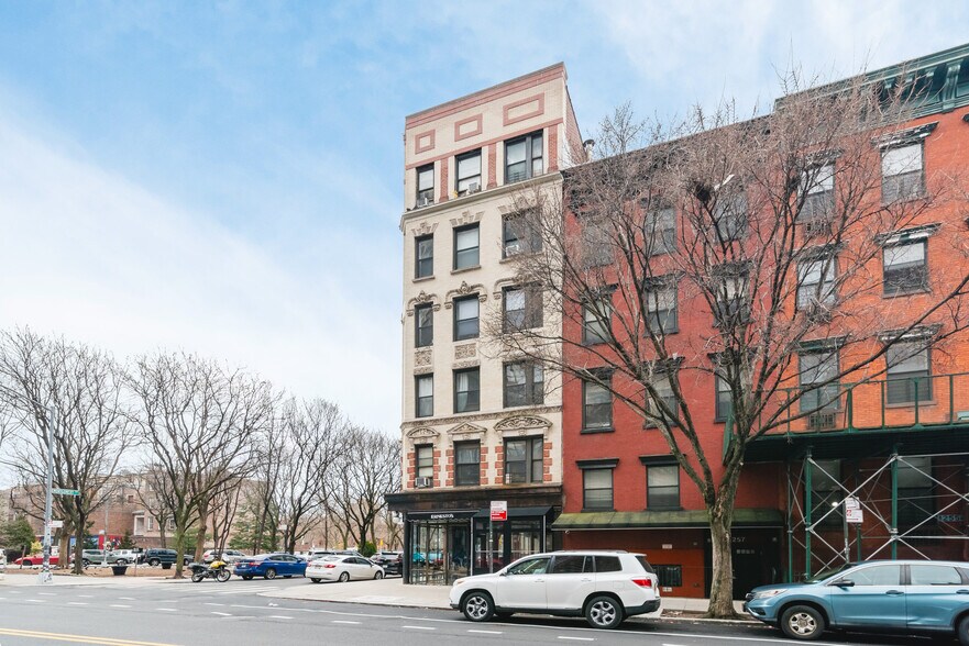 More Photos Of 259 E Broadway, New York Apartments For Sale