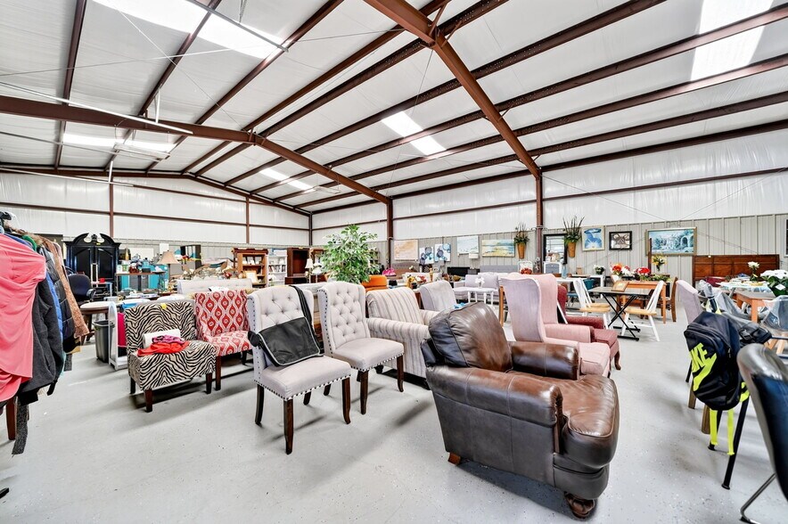 More Photos Of 4612 County Road 2200, Greenville Showroom For Sale