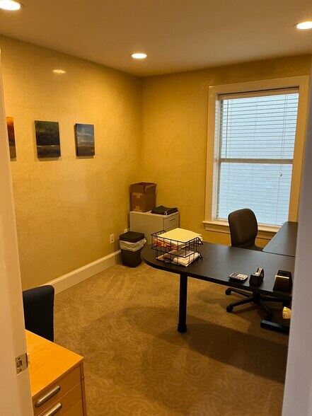 More Photos Of 10555 Metropolitan Ave, Kensington Medical For Sale