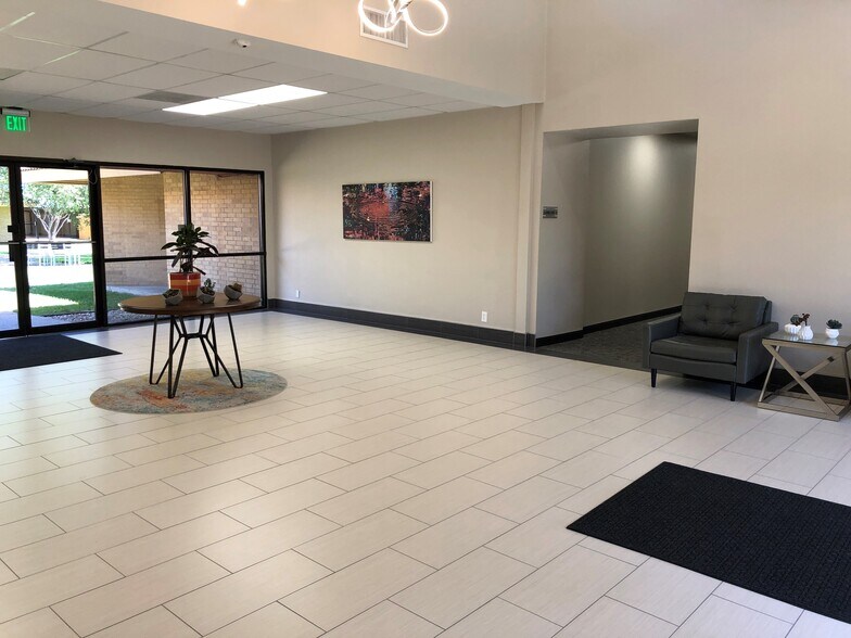 More Photos Of 1550 Norwood Dr, Hurst Office For Lease