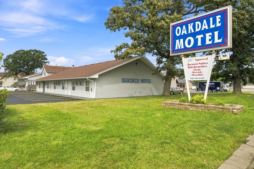 More Photos Of 1418 S Oak Ave, Owatonna Hotel For Sale
