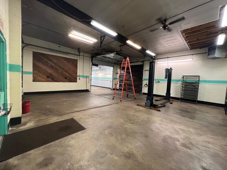 More Photos Of 744 Springfield St, Dayton Auto Repair For Sale