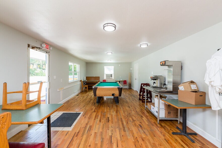 More Photos Of 48 Little Missouri Rd, Jane Restaurant For Sale