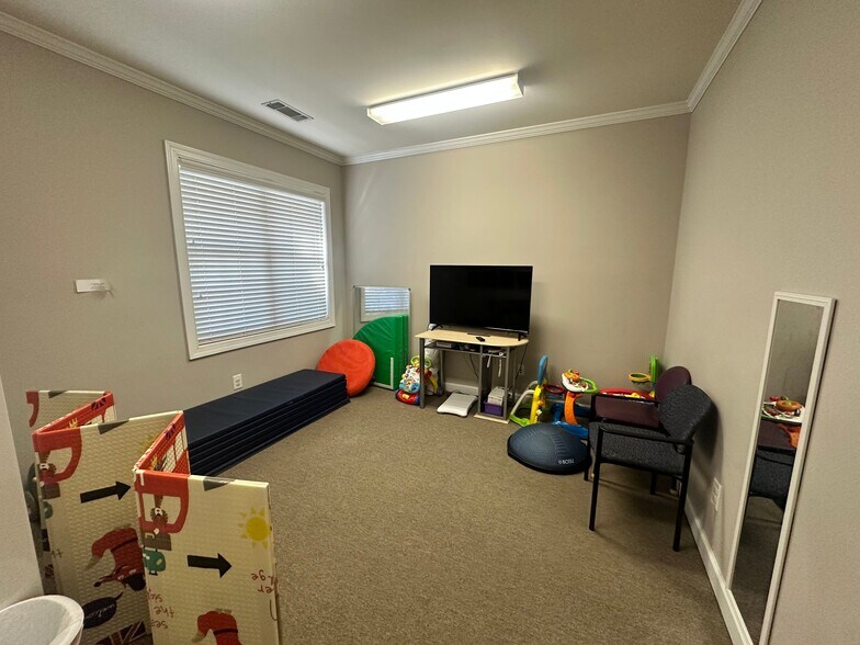 More Photos Of 2450 Atlanta Hwy, Cumming Office For Lease