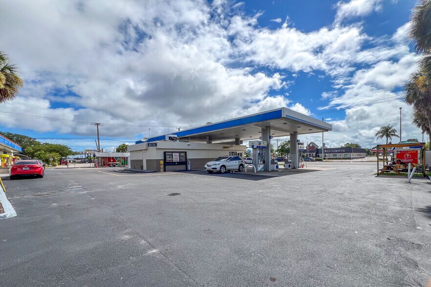 More Photos Of 5704 14th St W, Bradenton Convenience Store For Sale