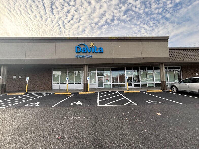 More Photos Of 6828-6868 SE Foster Rd, Portland Unknown For Lease