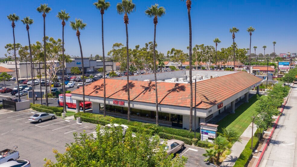 More Photos Of 12090-12146 Carson St, Hawaiian Gardens Unknown For Lease