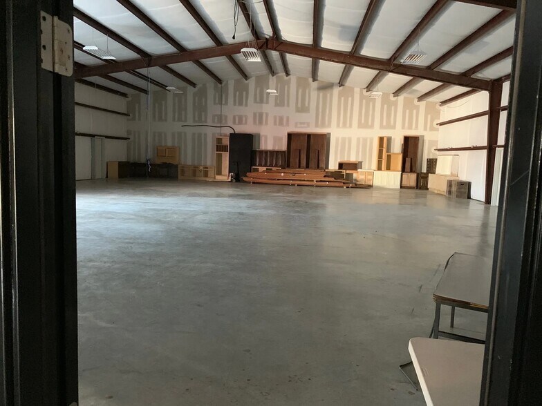 More Photos Of 4568 Gloria Allen Dr, College Station Warehouse For Lease