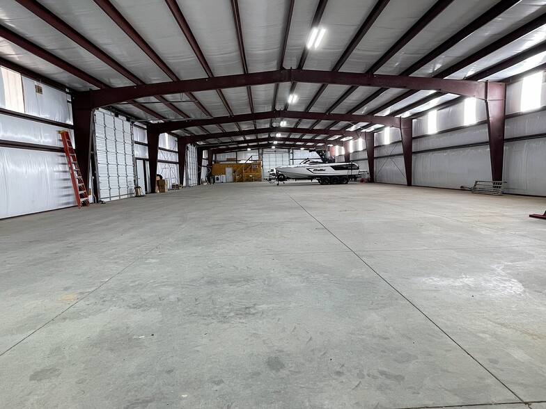 More Photos Of 825 Cannonball dr, Big Water Research And Development For Lease