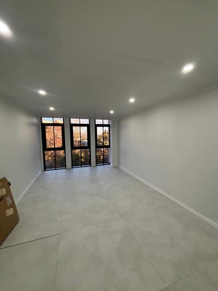 More Photos Of 5012 20th Ave, Brooklyn Office For Lease