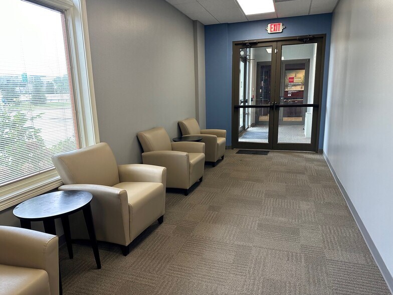 More Photos Of 6702 Pointe Inverness Way, Fort Wayne Office For Sale