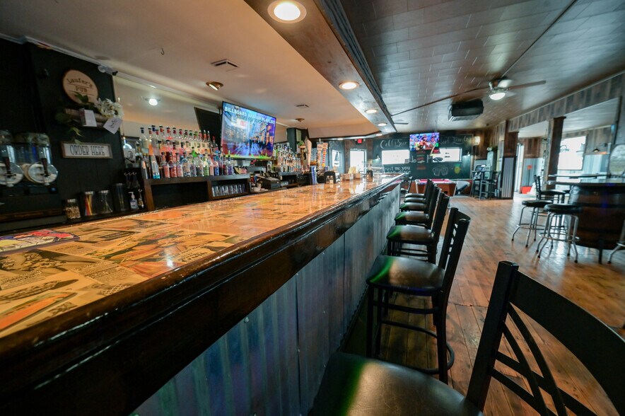 More Photos Of 157 Whitesboro St, Yorkville Storefront For Sale