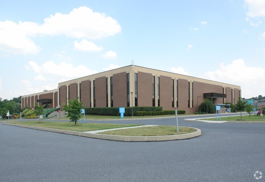 More Photos Of 1000 Nationwide Dr, Harrisburg Office For Sale