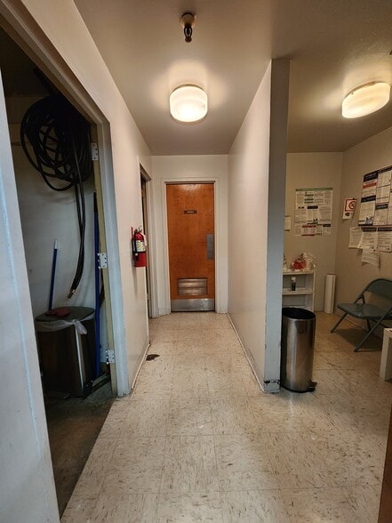 More Photos Of 3216 E Cactus Rd, Phoenix Freestanding For Sale