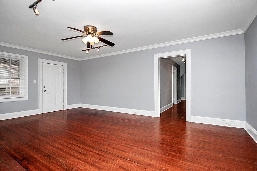 More Photos Of 2220 The Plaza, Charlotte Office Residential For Lease