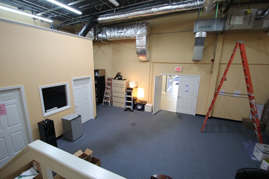 More Photos Of 3 Washington St, North Reading Warehouse For Sale