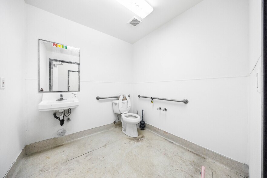 More Photos Of 20021-20025 Lake Forest Dr, Lake Forest Unknown For Lease