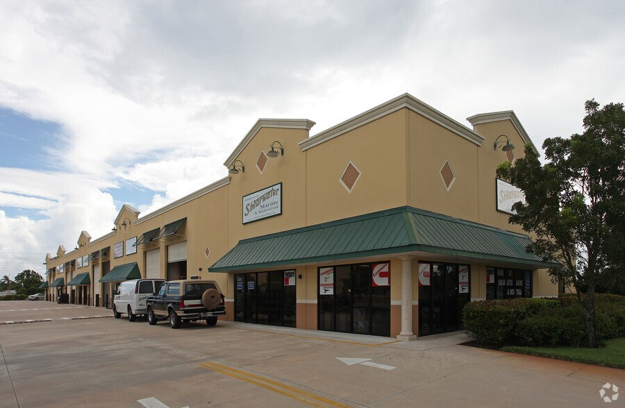 More Photos Of 4505-4919 SE Commerce Ave, Stuart Warehouse For Lease