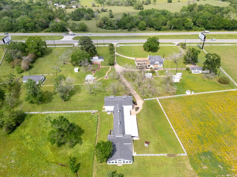 More Photos Of 53447 Highway 290, Hempstead Specialty For Sale