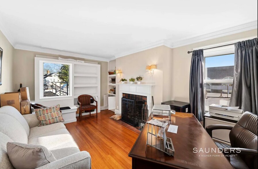 More Photos Of 70 Main St, Southampton Restaurant For Sale