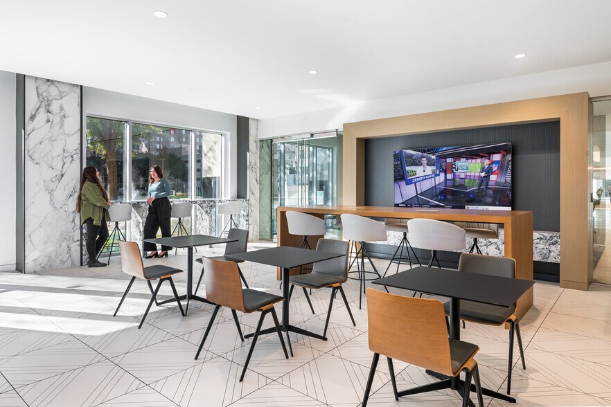 More Photos Of 14241 Dallas Pky, Dallas Office For Lease