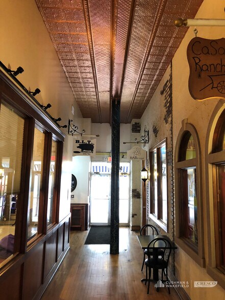 More Photos Of 554-562 W Tuscarawas Ave, Barberton Office For Sale