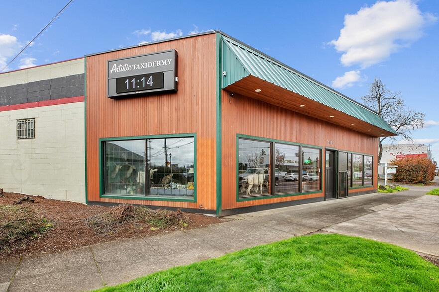 More Photos Of 5700 SE Foster Rd, Portland Storefront Retail Office For Sale