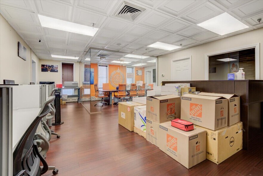 More Photos Of 992 Clifton Ave, Clifton Medical For Sale