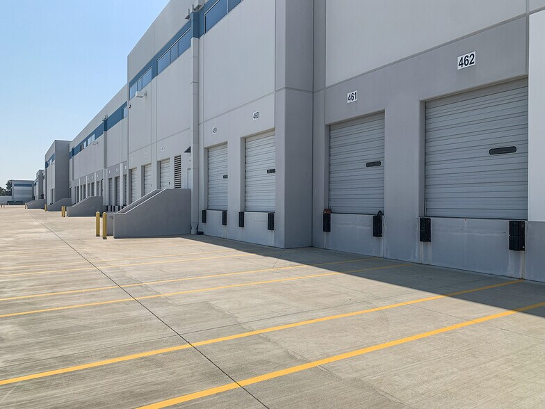 More Photos Of 16525 S Avalon Blvd, Carson Warehouse For Lease