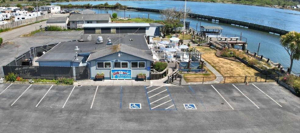 More Photos Of 1901 Buhne, Eureka Restaurant For Sale