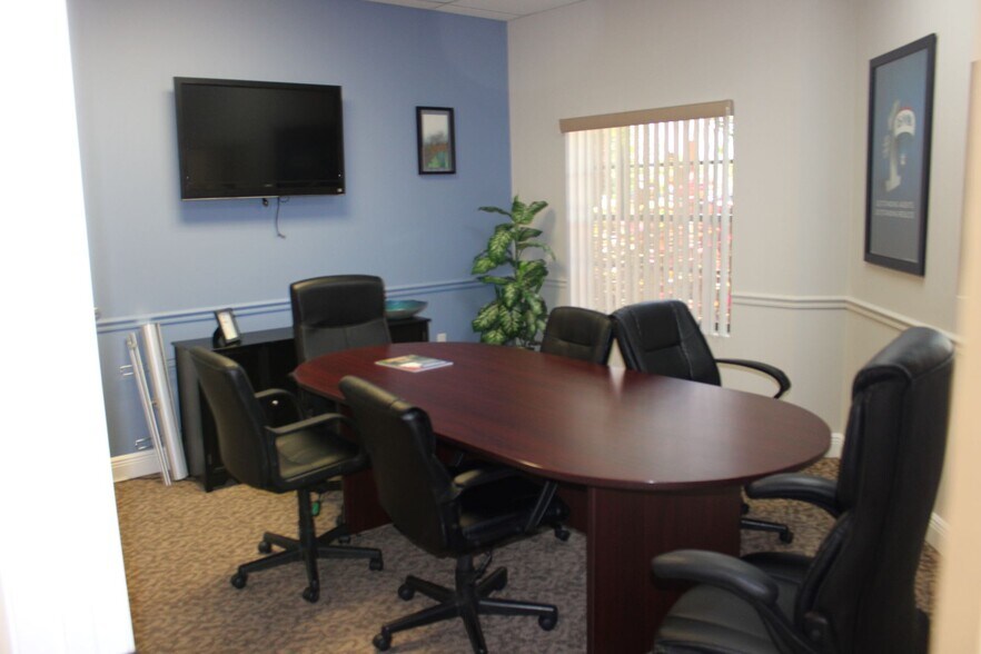 More Photos Of 4175 Woodlands Pky, Palm Harbor Coworking Space
