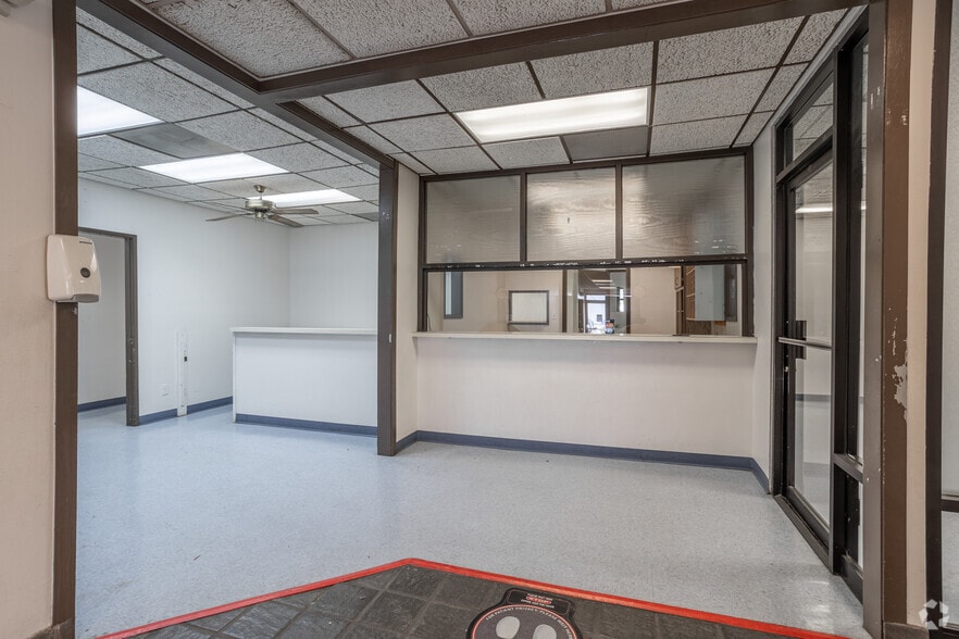 More Photos Of 321 Hobson Way, Blythe Medical For Lease