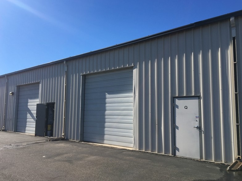 More Photos Of 1822 Skyway Dr, Longmont Light Manufacturing For Lease