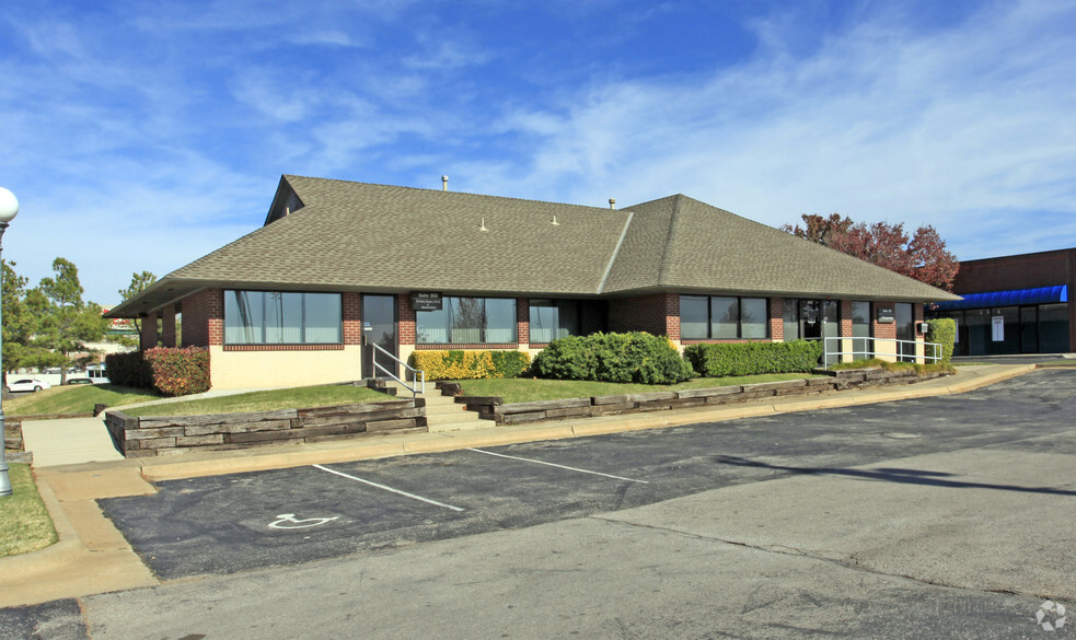 Primary Photo Of 8827 E Reno Ave, Midwest City Office For Lease