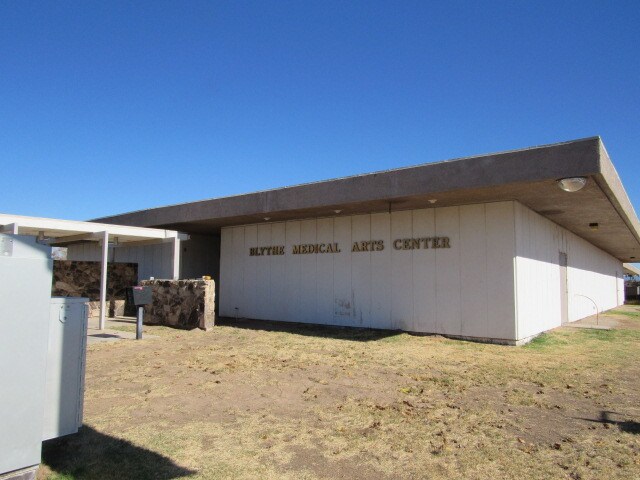 More Photos Of 500 N Broadway Ave, Blythe Medical For Sale