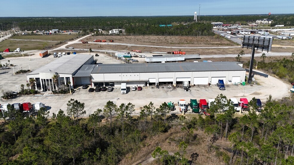 More Photos Of 9140 Canal Rd, Gulfport Light Distribution For Sale