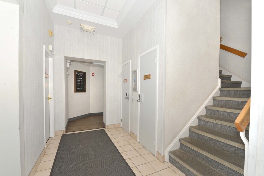More Photos Of 289 Market St, Saddle Brook Office For Sale