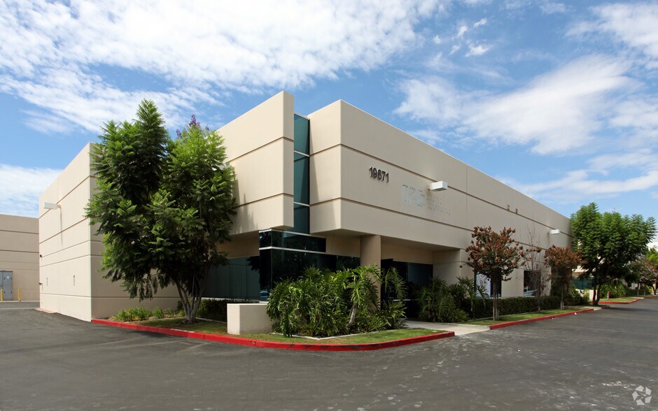 Primary Photo Of 19671 Descartes, Foothill Ranch Warehouse For Lease