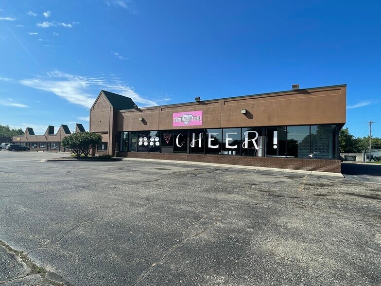 More Photos Of 10785-10795 Dixie Hwy, Davisburg Unknown For Lease