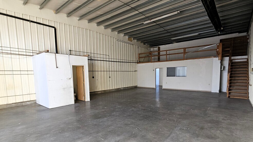 More Photos Of 1425 Alabama St, Longview Warehouse For Lease