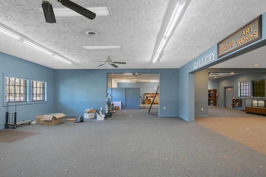 More Photos Of 4017 Dunn Rd, Eastover Showroom For Lease