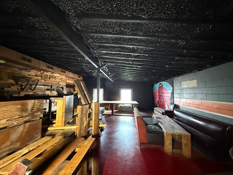 More Photos Of 2941 E Houston St, San Antonio Convenience Store For Lease