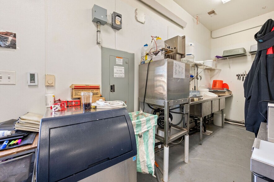 More Photos Of 581 29 Rd, Grand Junction General Retail For Sale