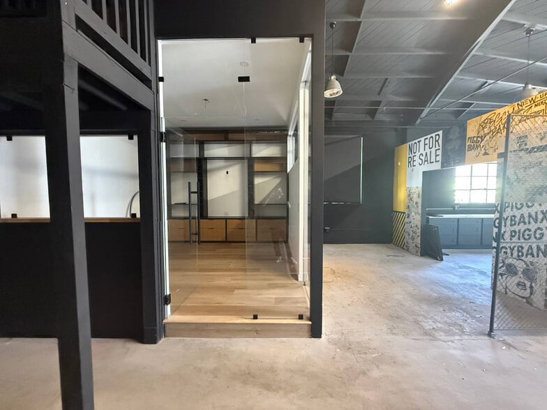 More Photos Of 2020 Placentia Ave, Costa Mesa Manufacturing For Lease