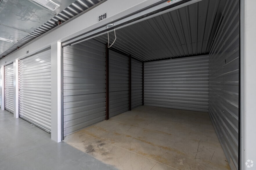 More Photos Of 6445 Green Valley Rd, Cibolo Self Storage For Sale