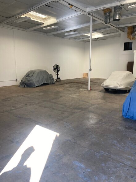 More Photos Of 760 W 16th St, Costa Mesa Warehouse For Lease