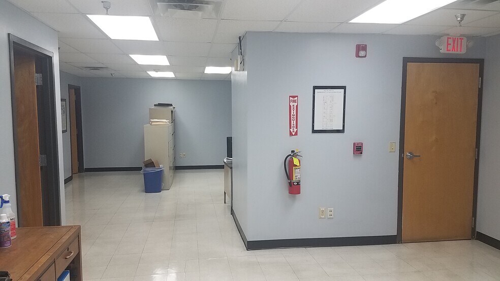 More Photos Of 917 J R Industrial Dr, Sanford Manufacturing For Lease