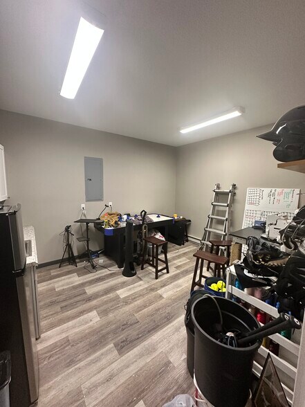 More Photos Of 1629 Beach St, Fort Wayne Industrial For Lease